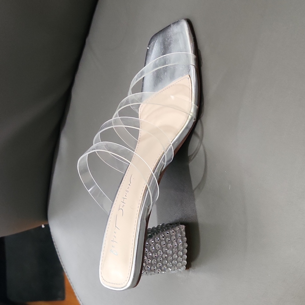 Betsey Johnson Size 6.5 Sandals